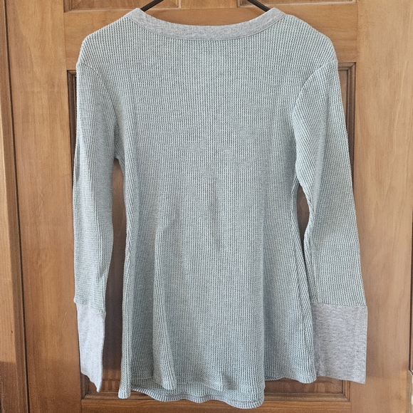 Liz Lange Maternity Women's Henley Top - Picture 6 of 6